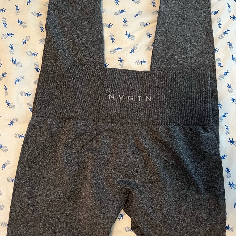 NV black speckled